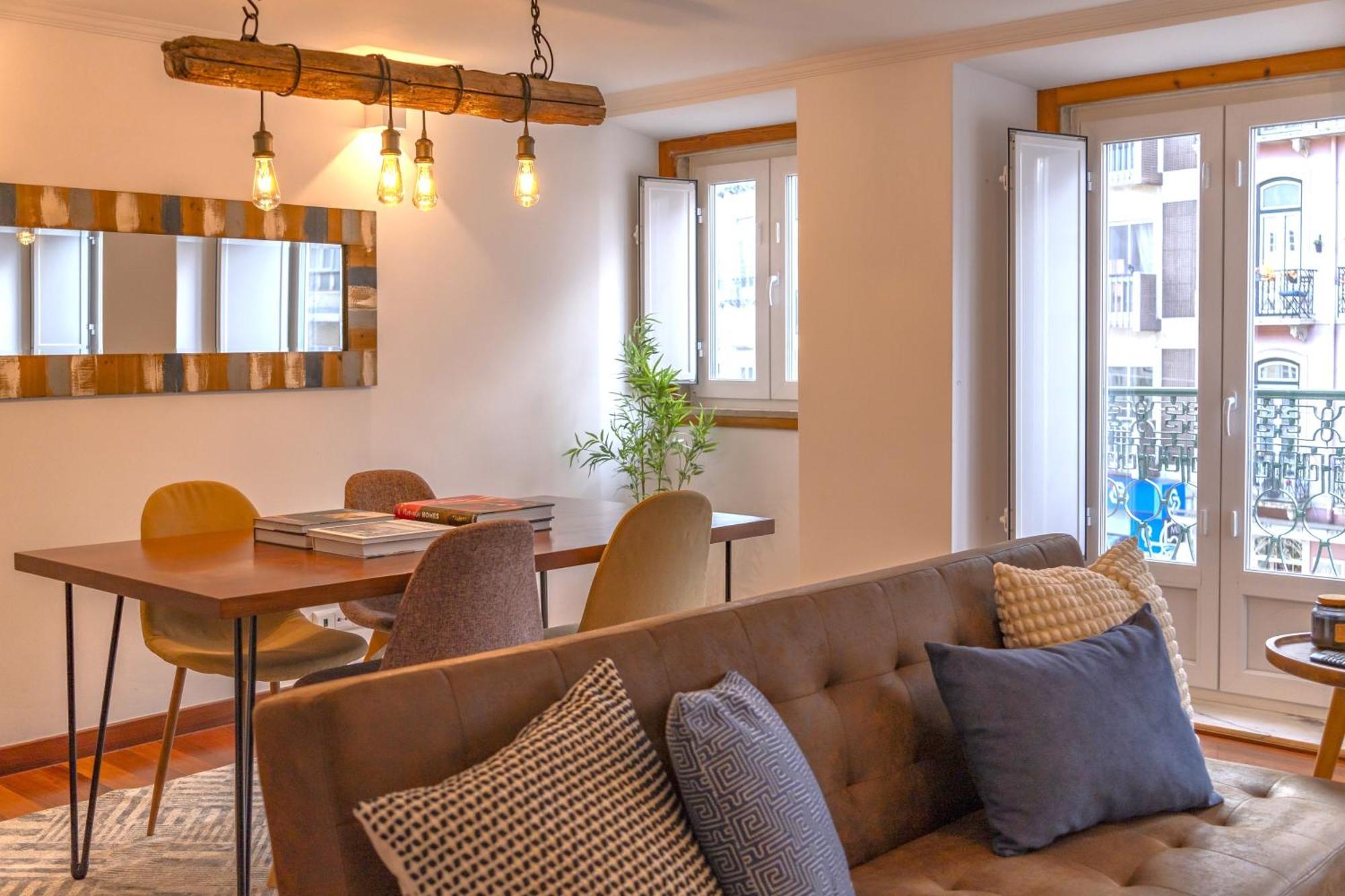 Superb Apartments Overlooking Graca In Лісабон Номер фото