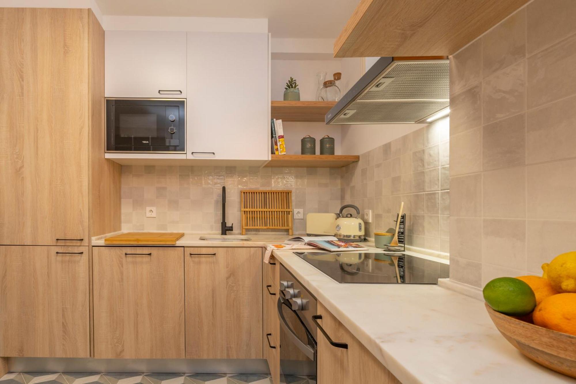 Superb Apartments Overlooking Graca In Лісабон Номер фото